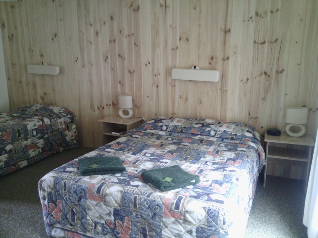 Snowy River Lodge Motel Orbost Room photo
